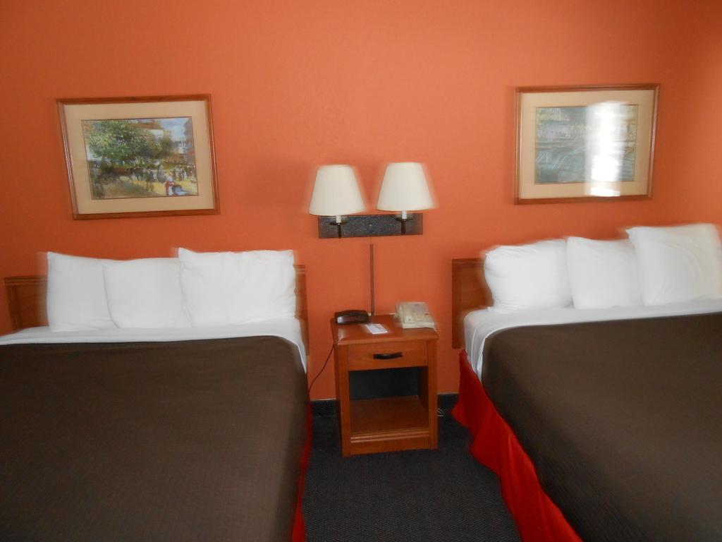 Americinn Lodge & Suites Of Oakdale/St. Paul Room photo