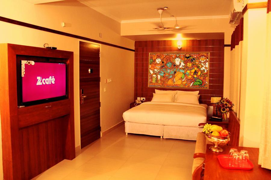 Srivar Hotels Guruvayur Room photo