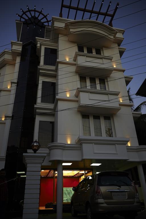 Srivar Hotels Guruvayur Exterior photo