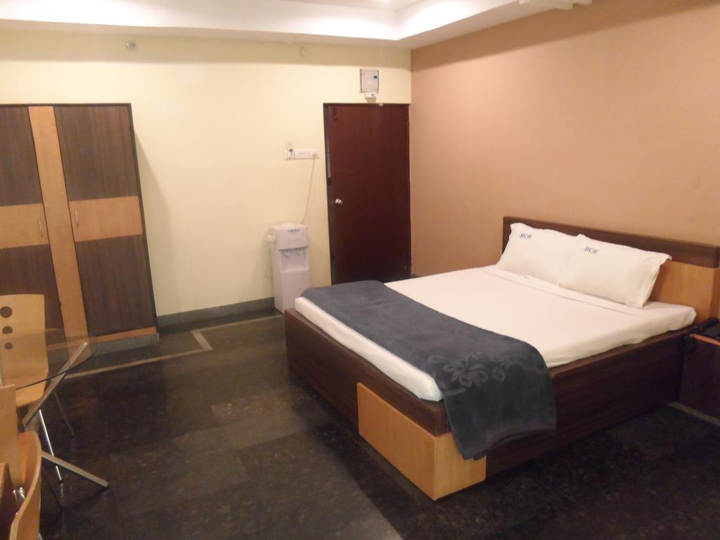 Hotel Crystal Banjara Hyderabad Room photo