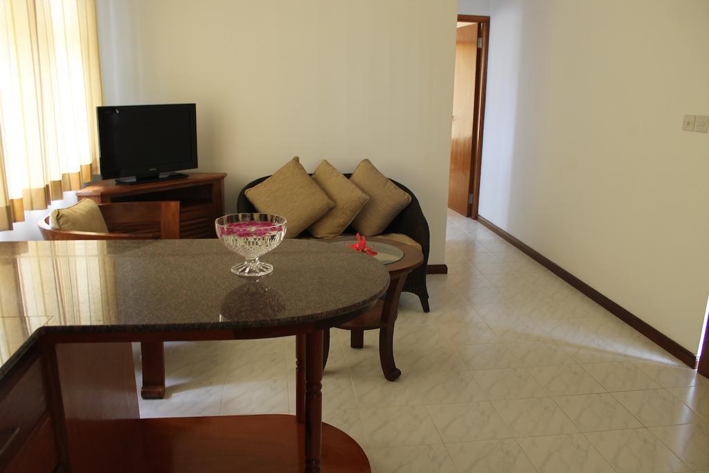Central Self Catering Apartments Felicite Island Room photo