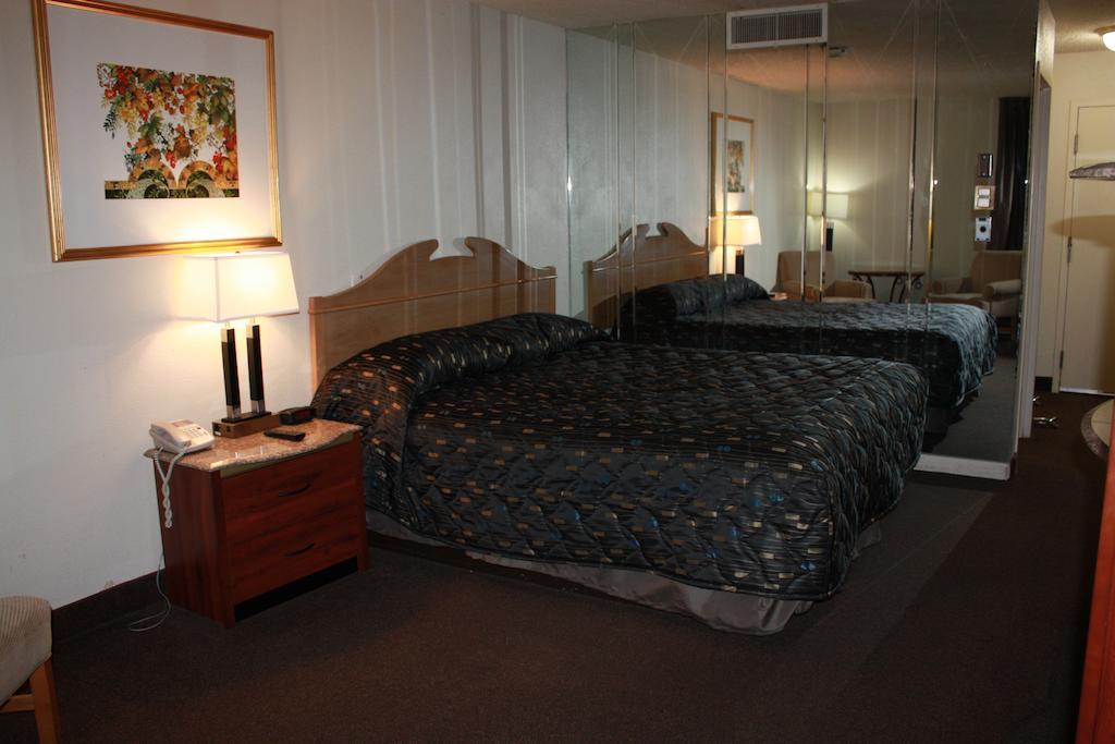 The Vegas Motel - Minot Room photo