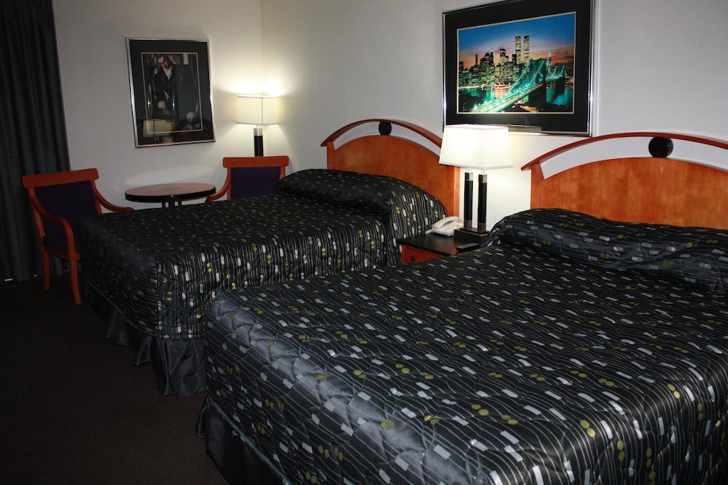 The Vegas Motel - Minot Room photo