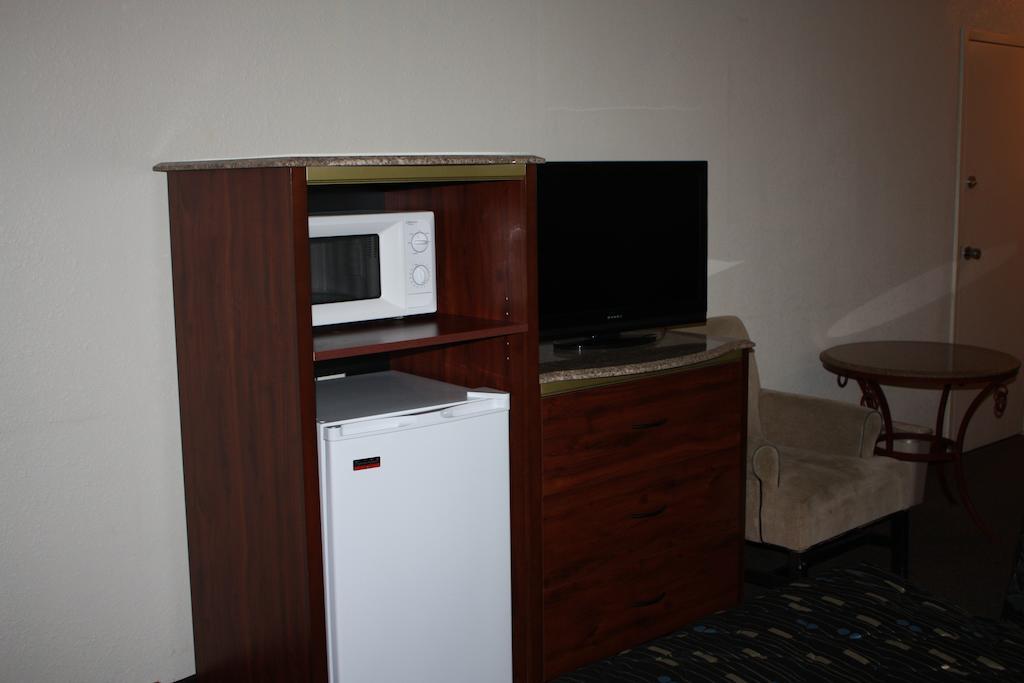 The Vegas Motel - Minot Room photo