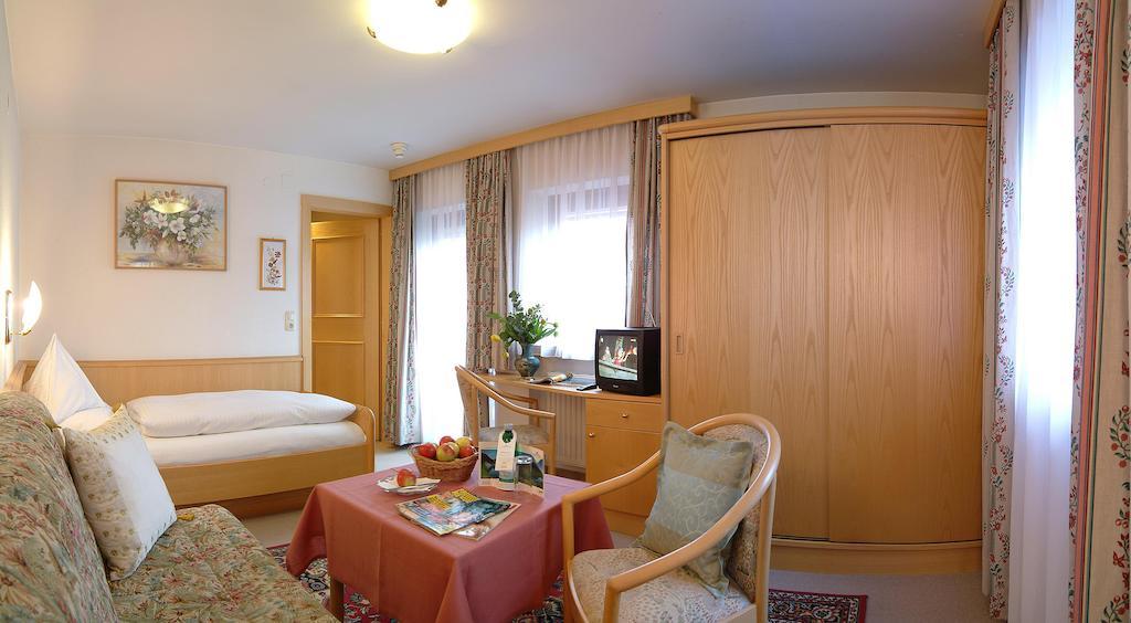 Kur- Und Sporthotel Winkler Bad Hofgastein Room photo