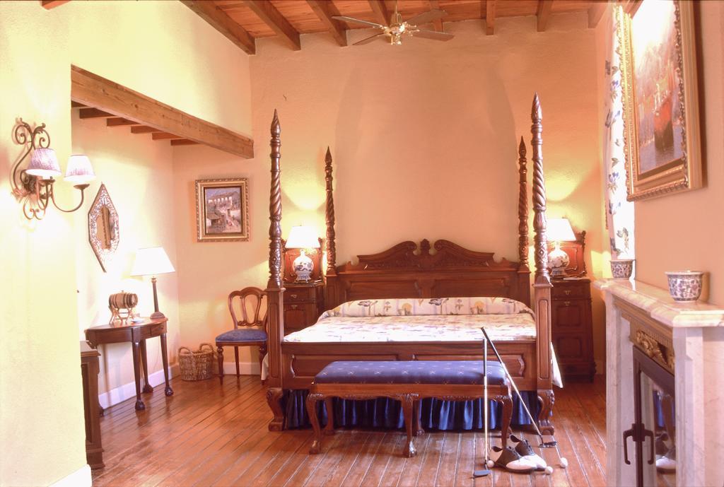 Cortijo La Reina Guest House Malaga Room photo
