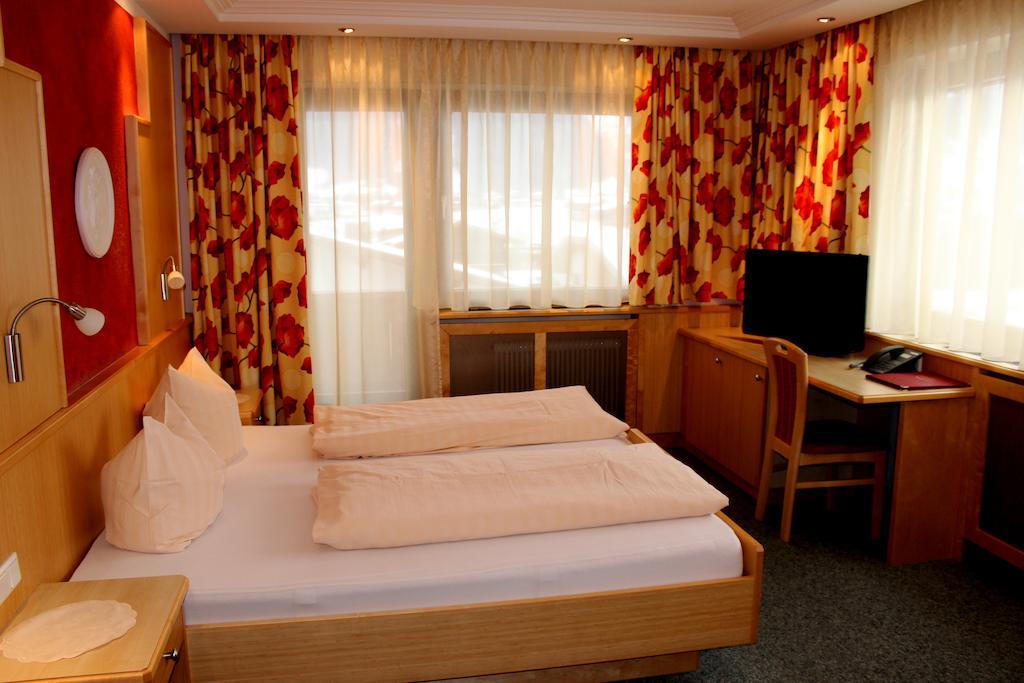 Hotel Alpina Ried im Zillertal Room photo
