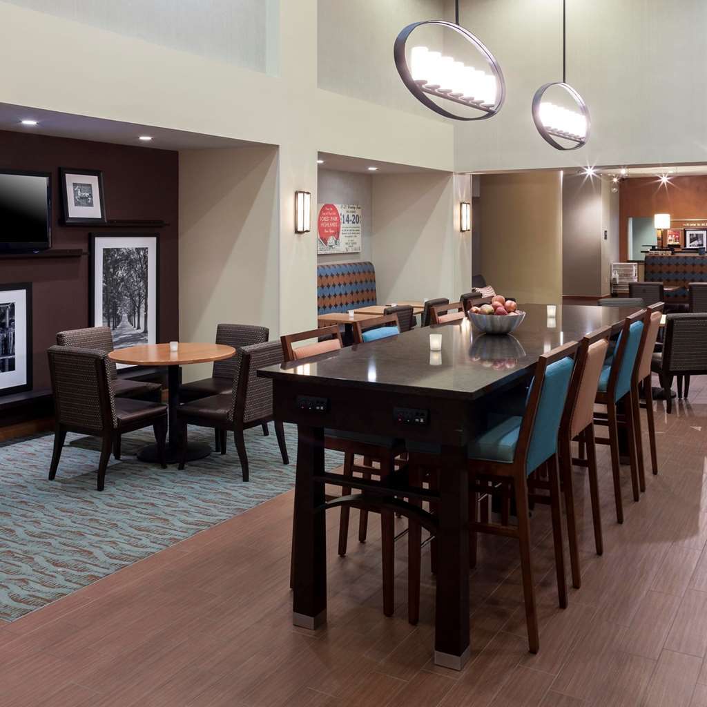 Hampton Inn & Suites St. Louis At Forest Park Interior photo