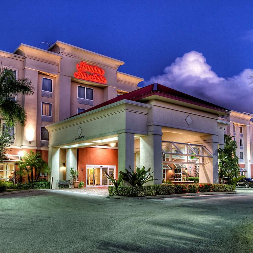 Hampton Inn & Suites Stuart-North Exterior photo