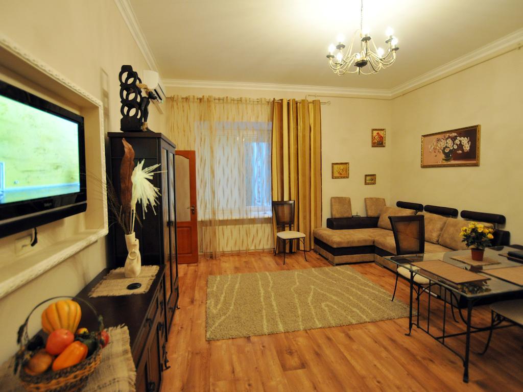 Odessa Rent - Mayakovskogo Lane 9 Apartment Room photo