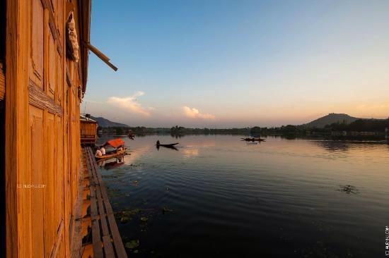 Houseboat Lily Of Nageen Srinagar  Exterior photo