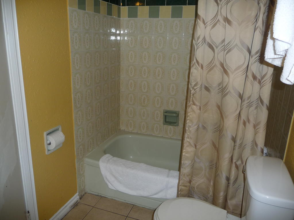 Intercity Motel Burnaby Room photo