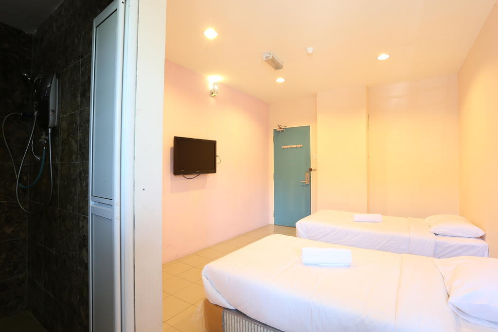 New Town Hotel Klang Room photo