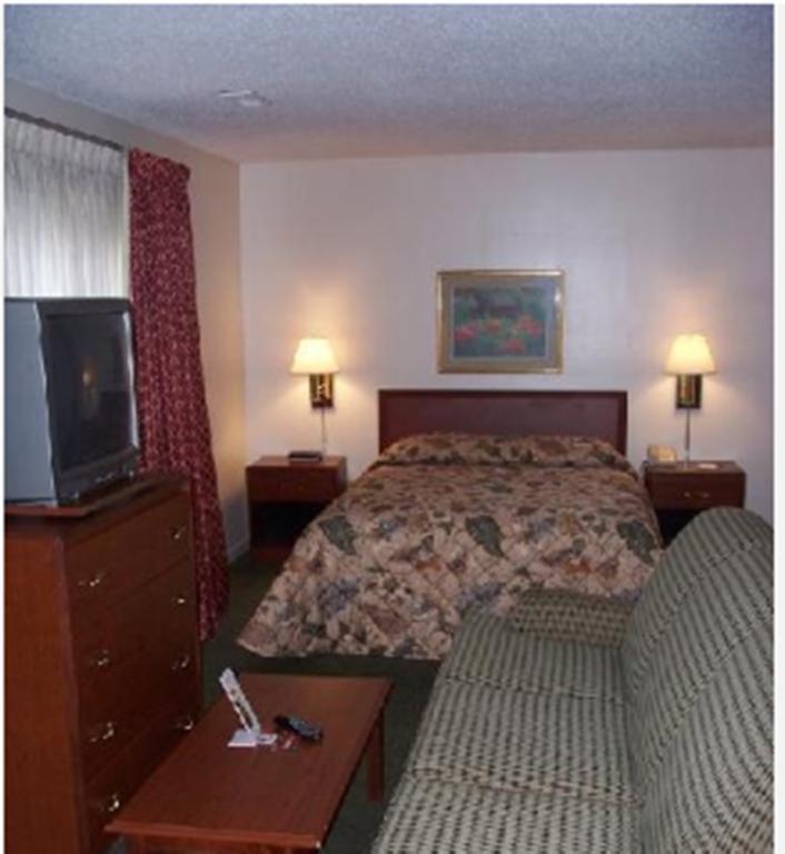 Huntsville Hotel & Suites Room photo