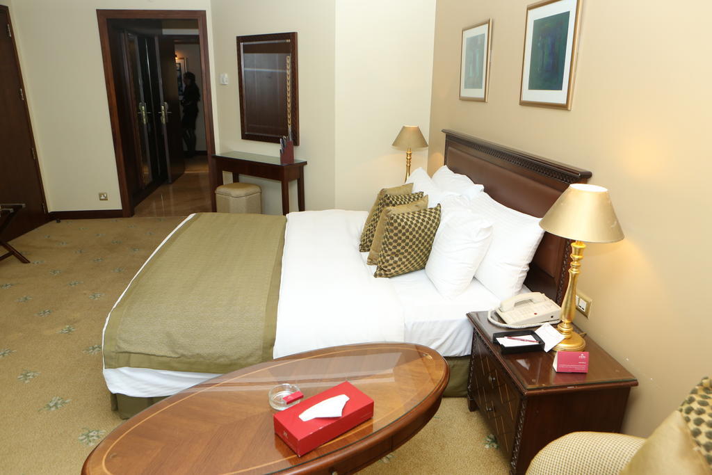 Le Royal Amman Hotel Room photo