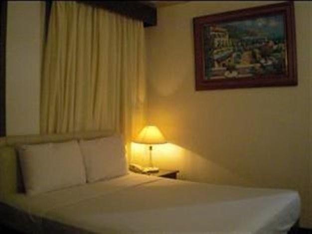 My Little Island Hotel Cebu Room photo