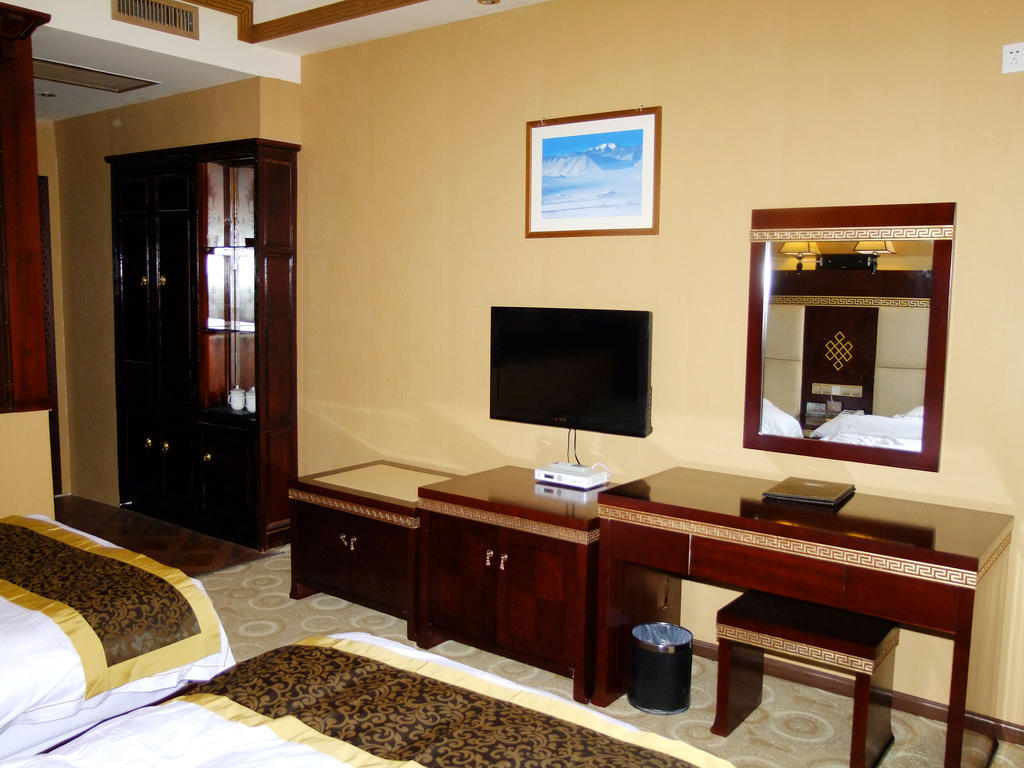 Lanting Yipin Hotel Shangri-La Room photo