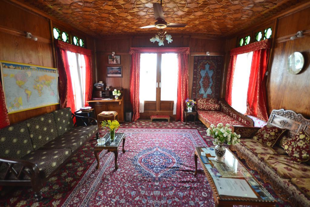 Houseboat Lily Of Nageen Srinagar  Exterior photo