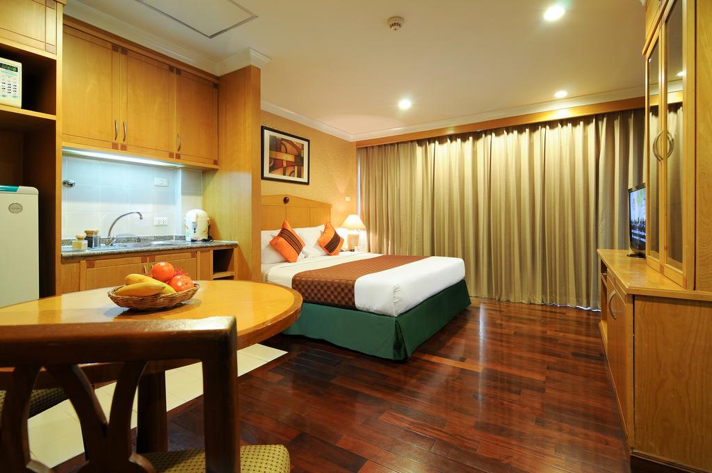 Admiral Suites Bangkok Room photo