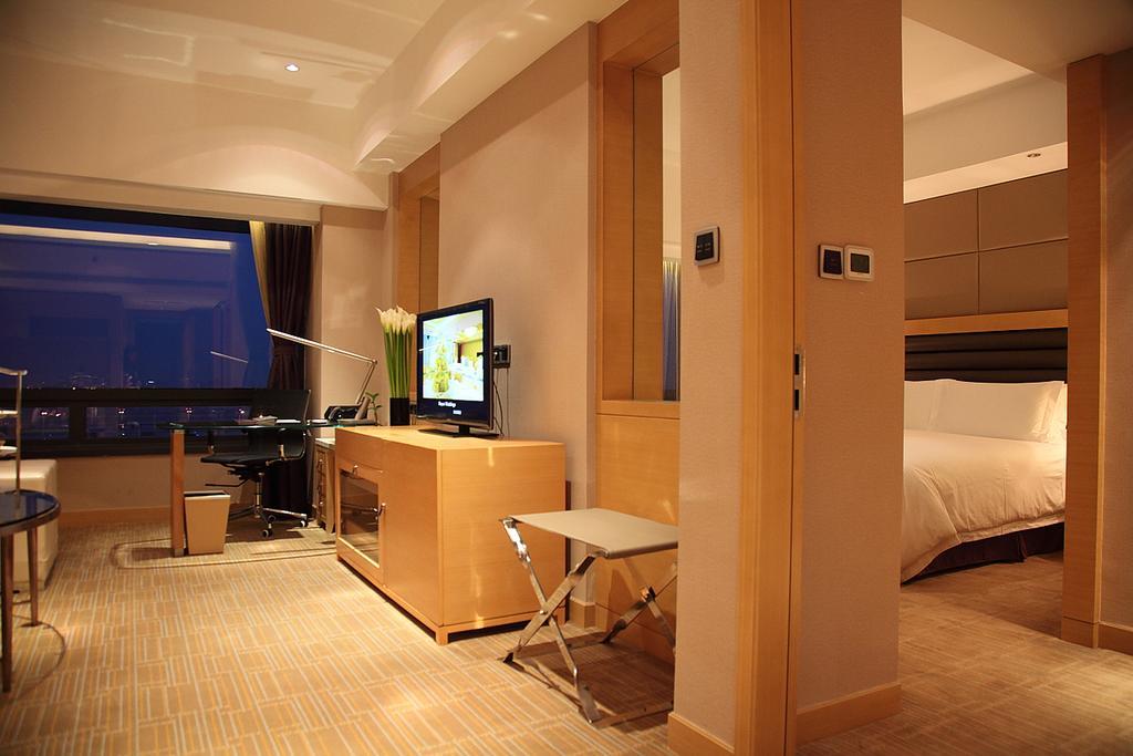 Shanghai Hongqiao Airport Hotel - Air China Room photo