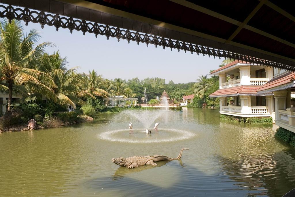 Mayfair Lagoon Bhubaneswar Exterior photo