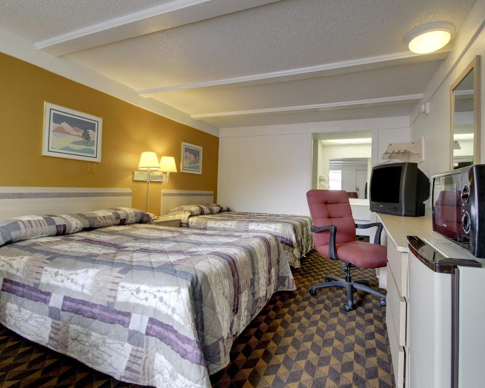 Rodeway Inn & Suites Fenton Room photo