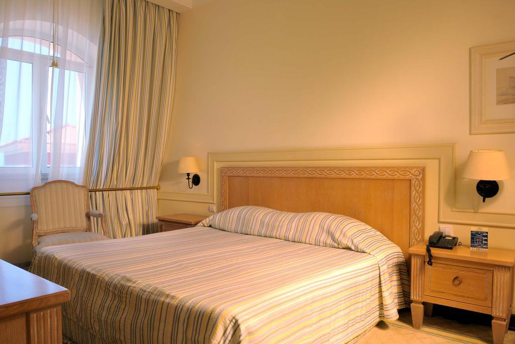 Pestana Royal All Inclusive Ocean & Spa Resort Funchal  Room photo