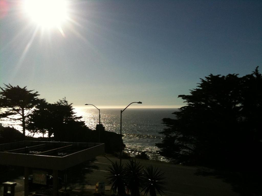 Ocean View Inn Montara Exterior photo