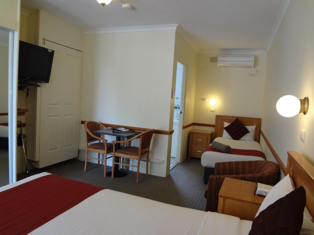 Three Explorers Motel Katoomba Room photo