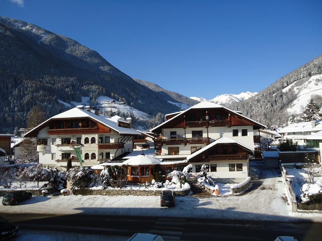 Alphotel Stocker Alpine Wellnesshotel Campo Tures Exterior photo