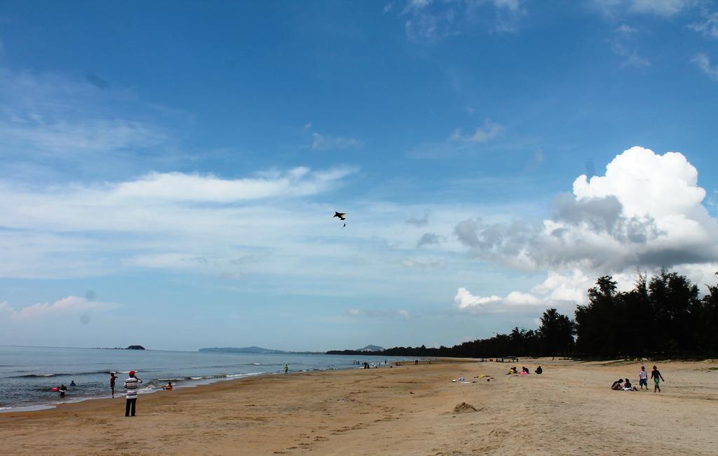 Legend Cherating Beach Resort Kuantan Exterior photo