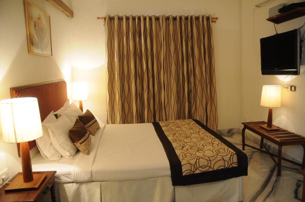 Executive Comfort Alwarpet Chennai Room photo