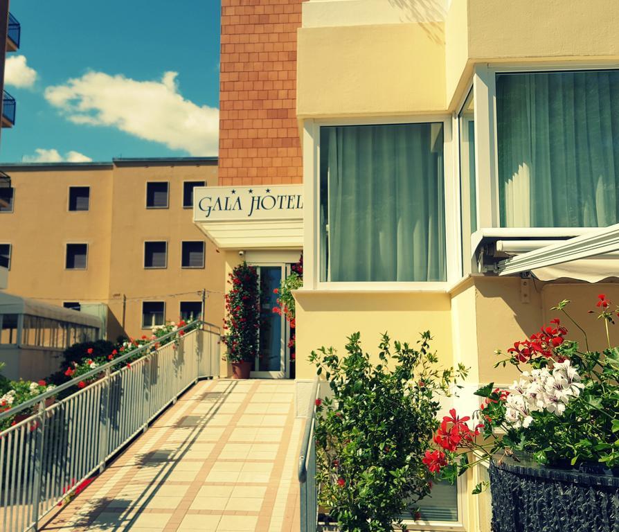 Hotel Gala Pesaro Exterior photo