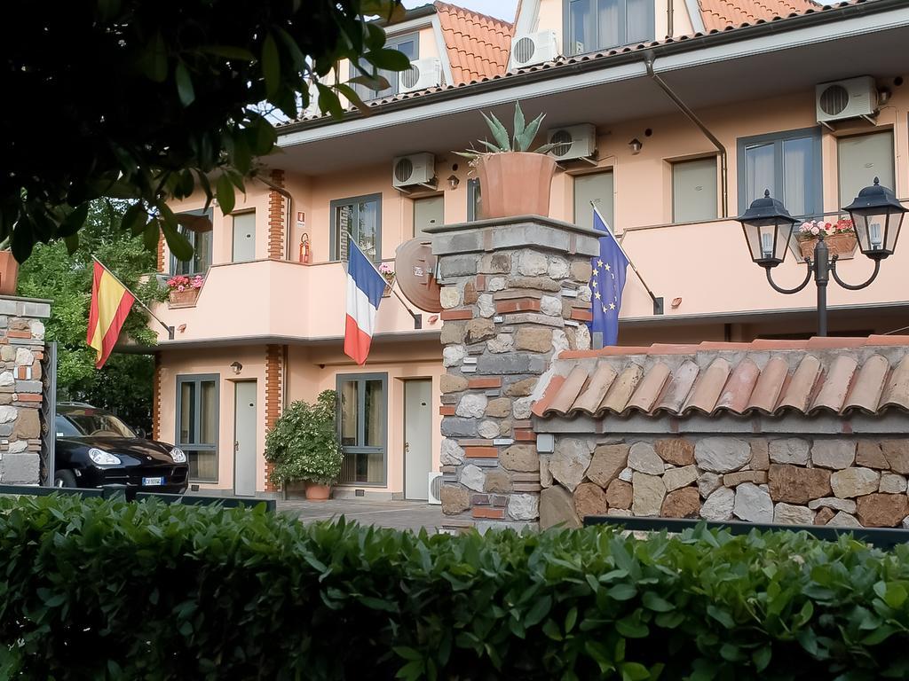 Hotel Louis II Ciampino Exterior photo