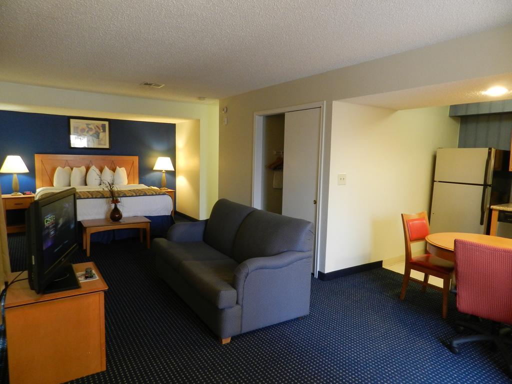 Hawthorn Suites By Wyndham San Antonio Nw Medical Center Room photo