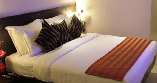 Hotel Takshashila Ahmedabad Room photo