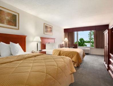 Baymont Inn & Suites Clearwater Room photo