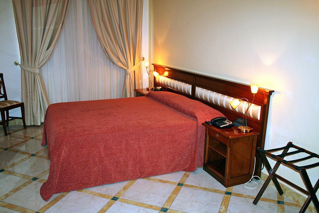 Ypsigro Palace Hotel Castelbuono  Room photo