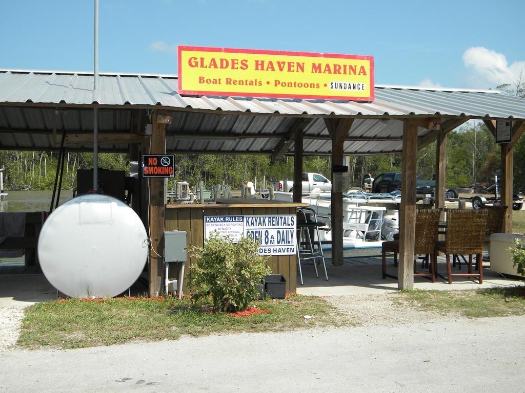 Glades Haven Cozy Cabins Hotel Everglades City Exterior photo