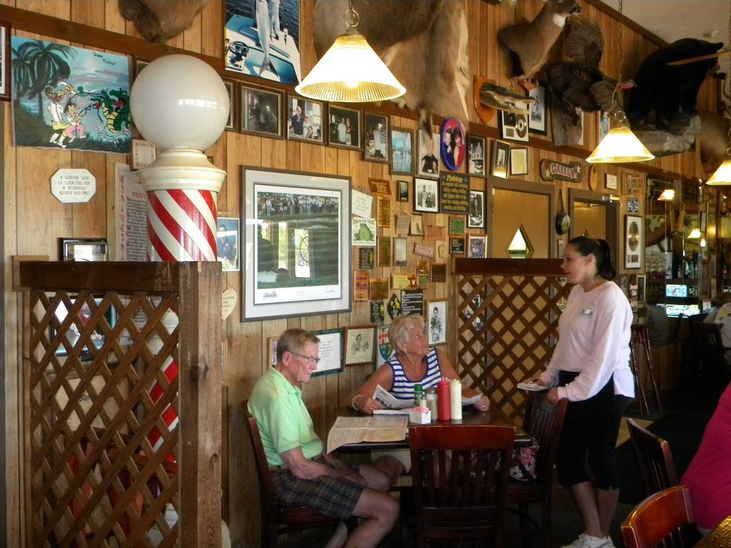 Glades Haven Cozy Cabins Hotel Everglades City Exterior photo