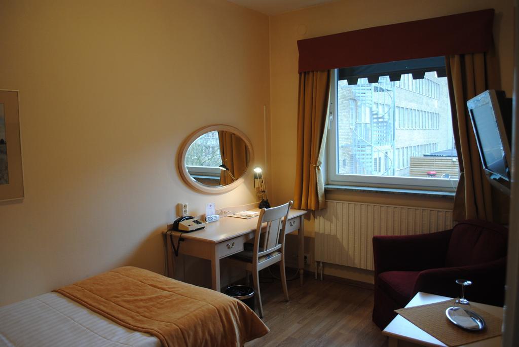 Hotel Plaza - Sweden Hotels Malmo Room photo