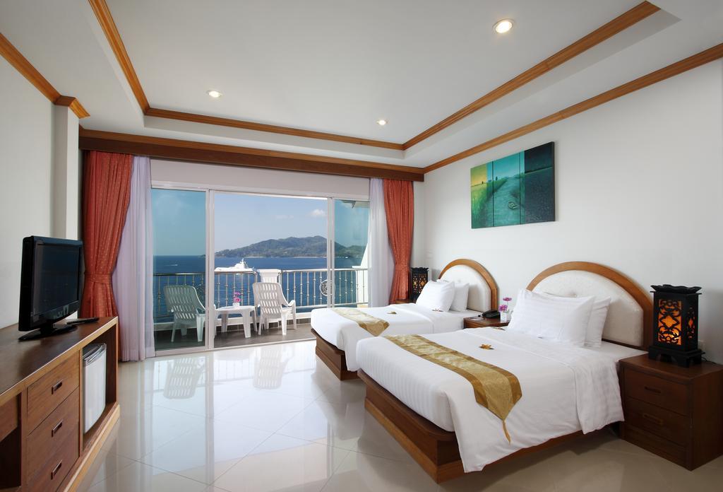 Blue Beach Club & Resort Patong Room photo