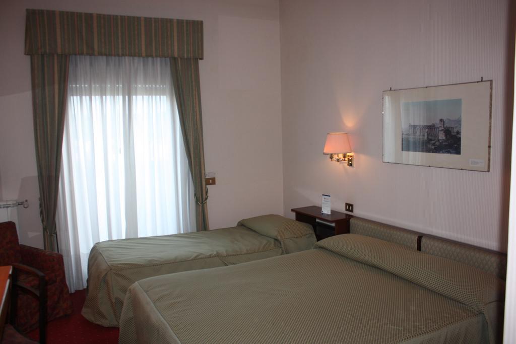 Best Western Hotel San Germano Naples Room photo