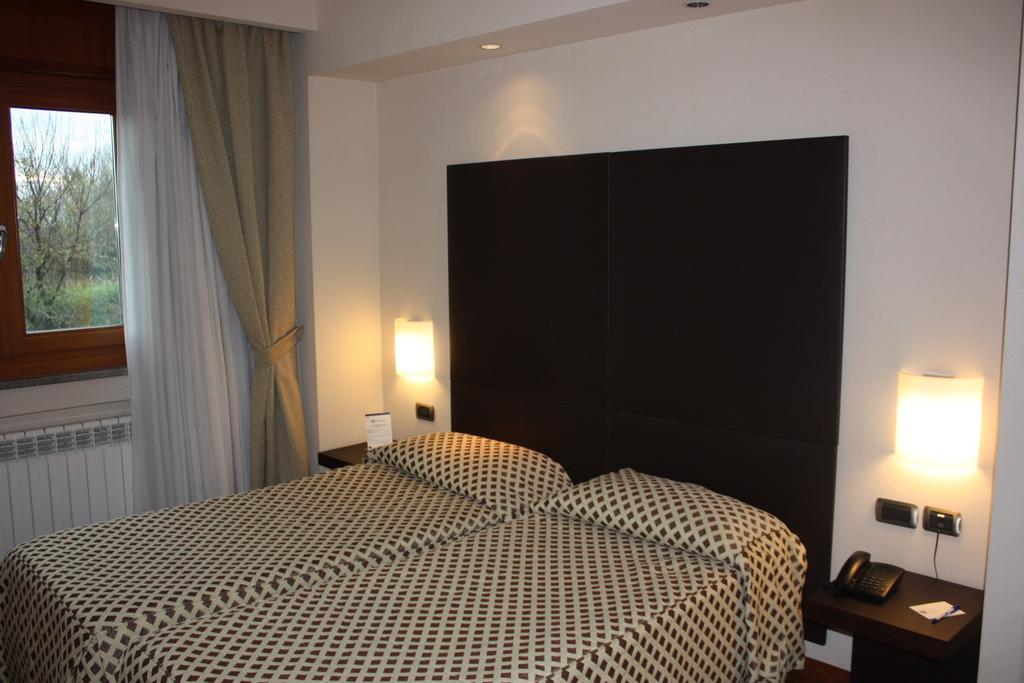 Best Western Hotel San Germano Naples Room photo