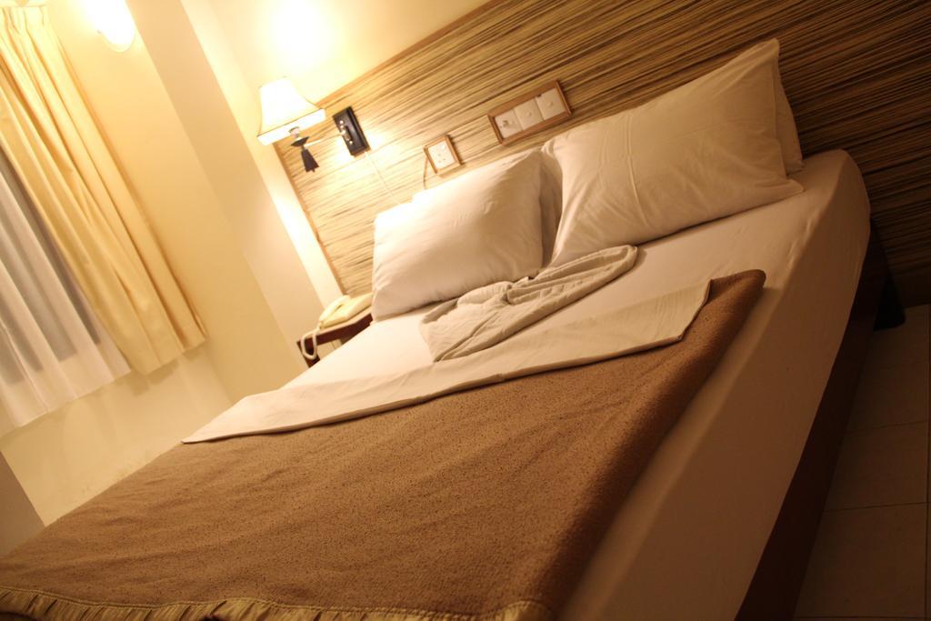Luckyhiya Hotel Male Room photo