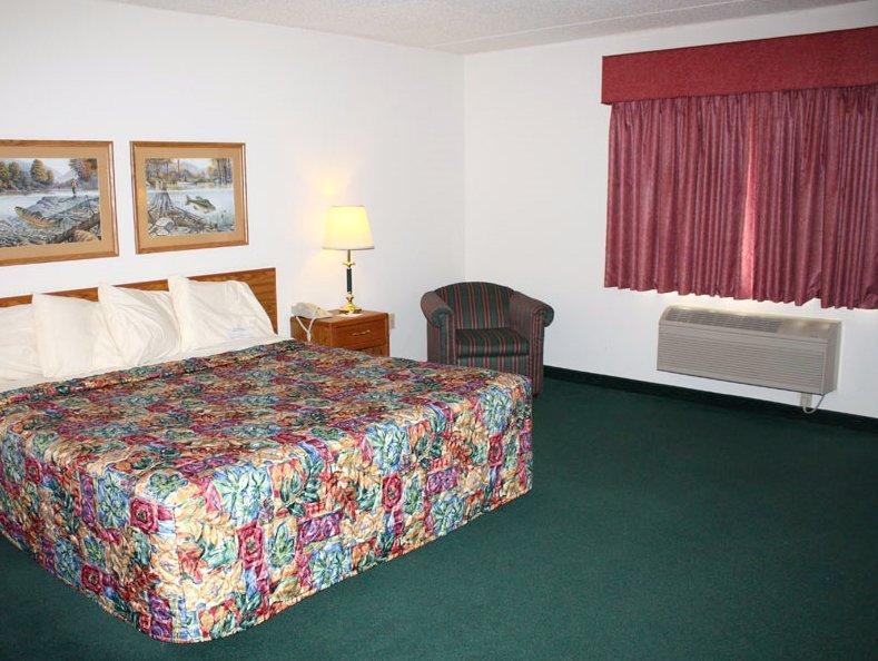Fairbridge Inn & Suites In Caledonia Room photo