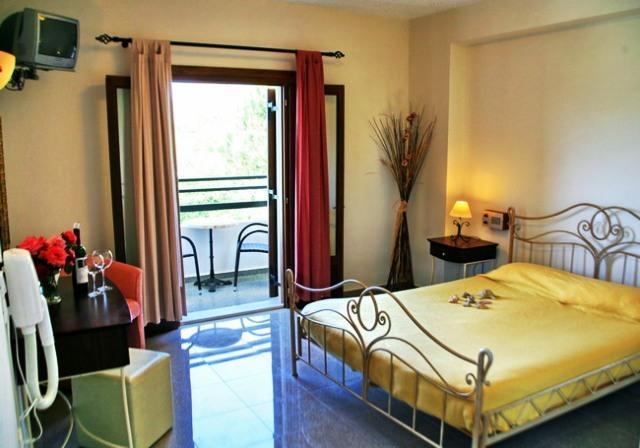 Hotel Pela Skala Kallonis Room photo