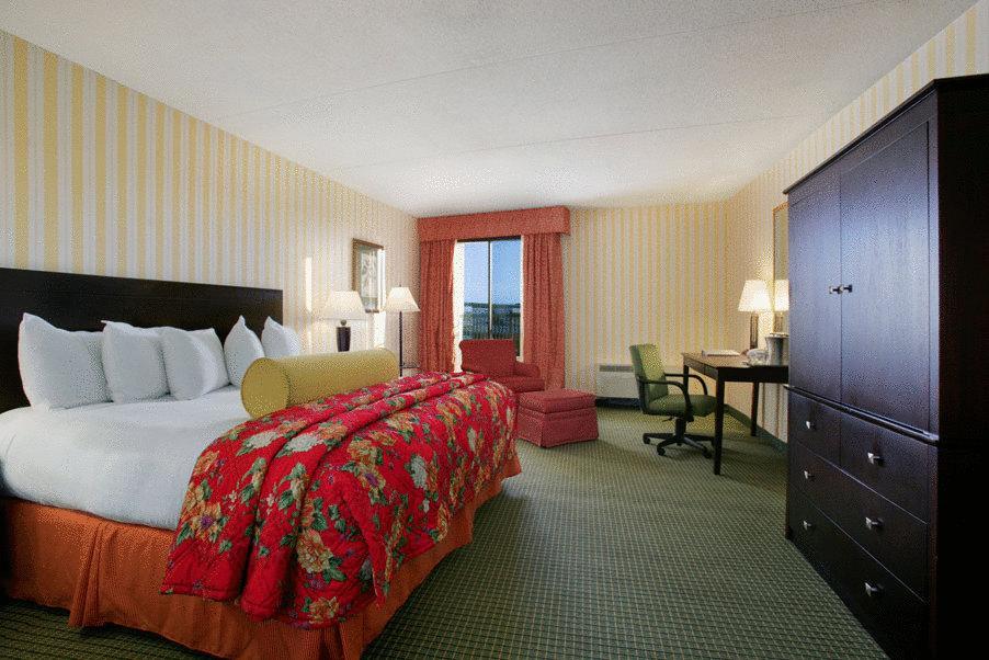 Met Hotel Troy Room photo