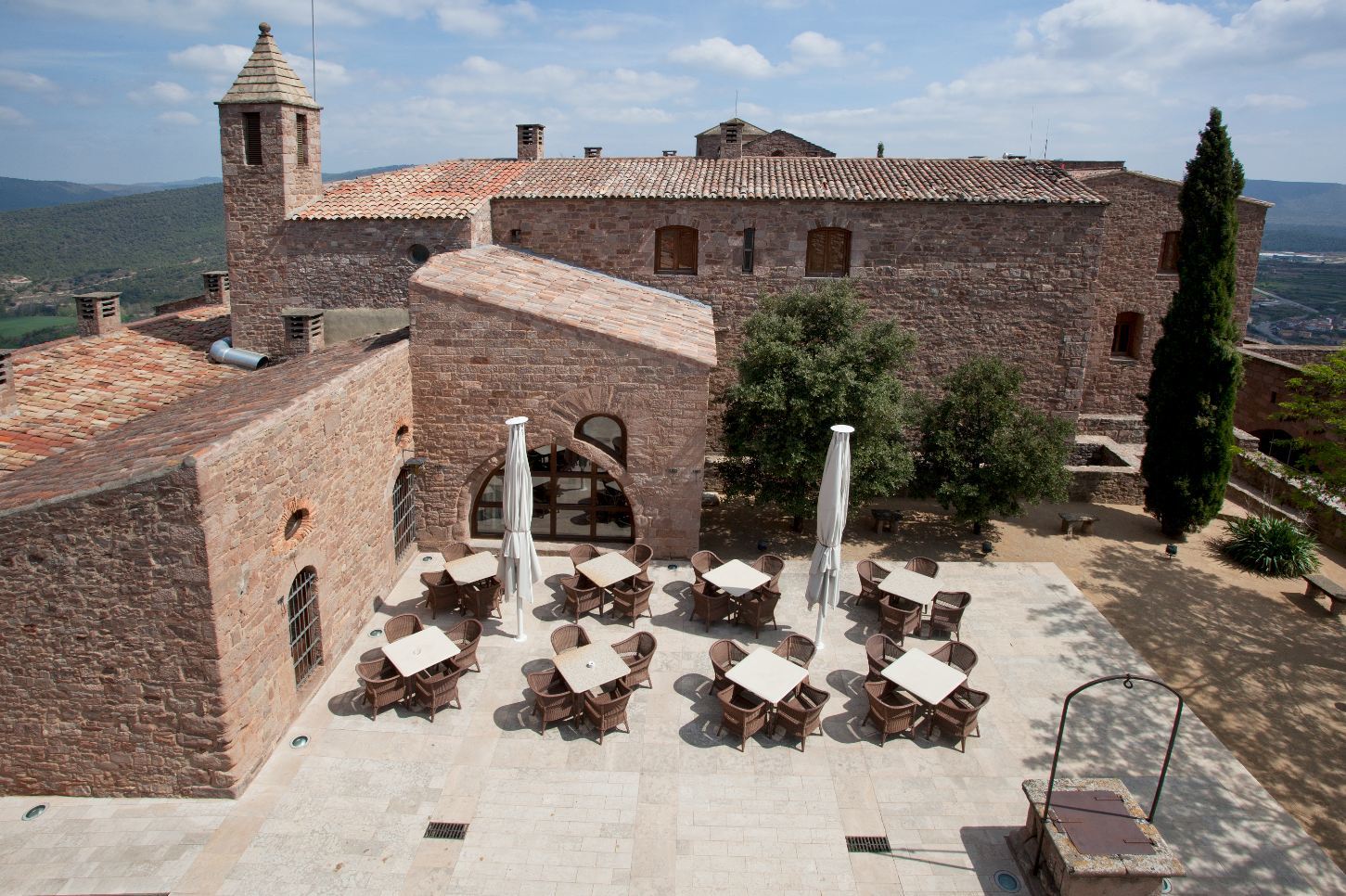 Parador De Cardona Exterior photo