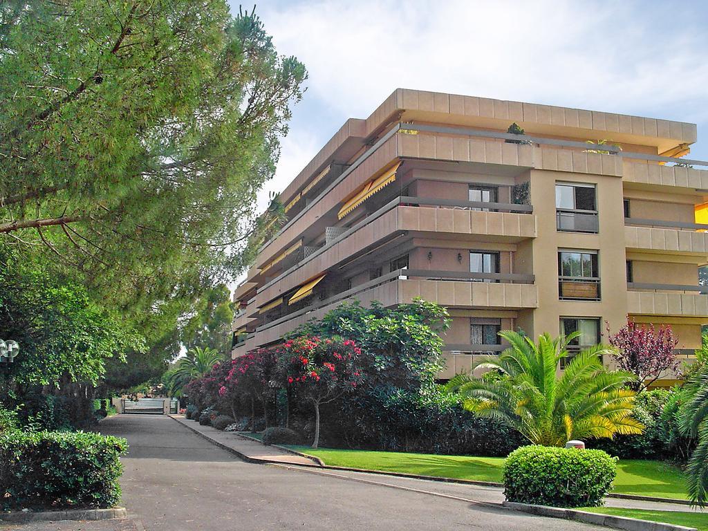 Chateau De La Pinede Hotel Juan-les-Pins Exterior photo